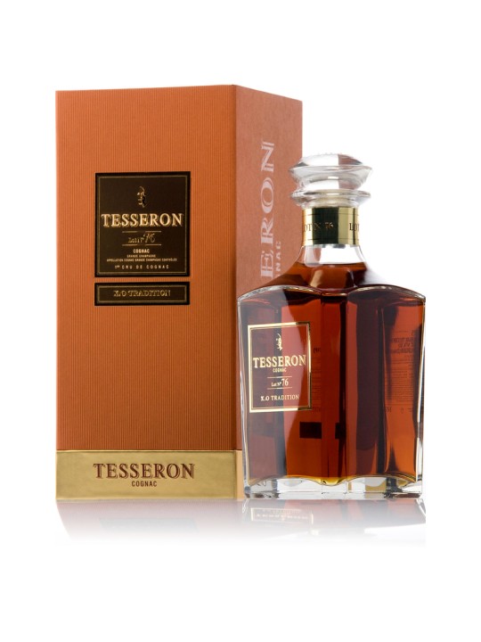 COGNAC TESSERON LOT.76  X.O. TRADITION DECANTER